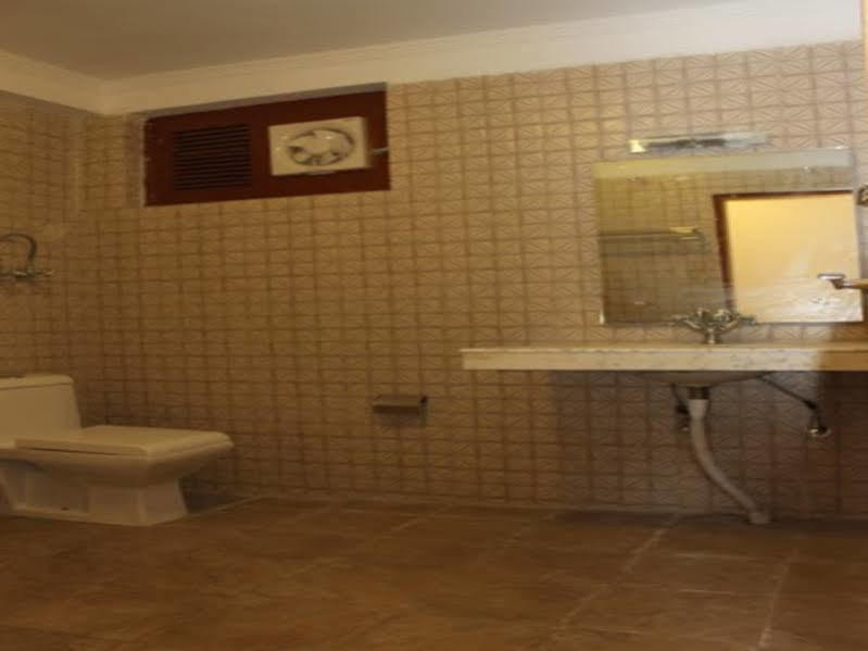 Oyo 3146 Six Season Regency Hotel Jagatsukh Luaran gambar